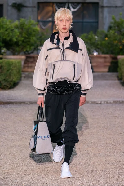 Look 33
